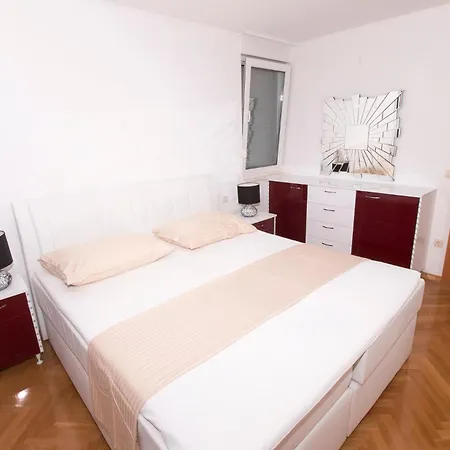 아파트 Omis Apartman