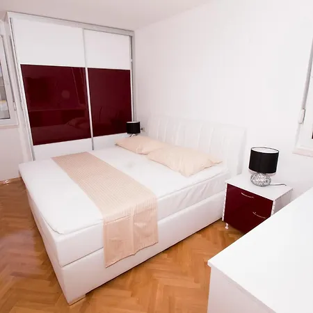 아파트 Omis Apartman *